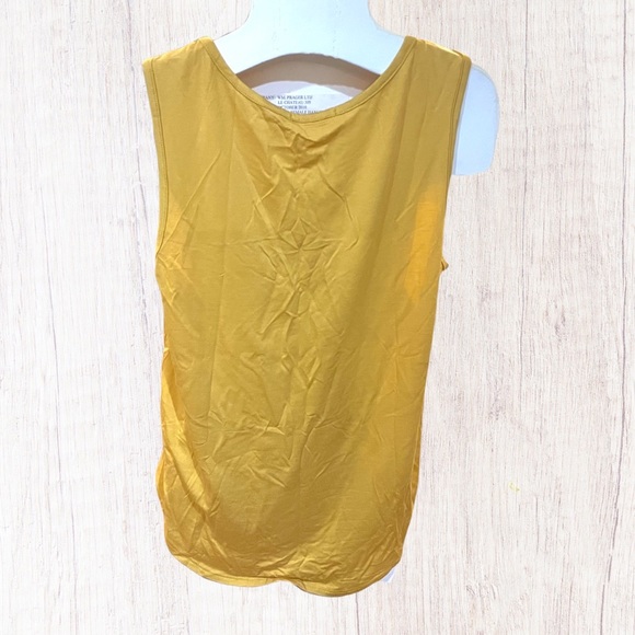 Faux Button Tank - Picture 4 of 4